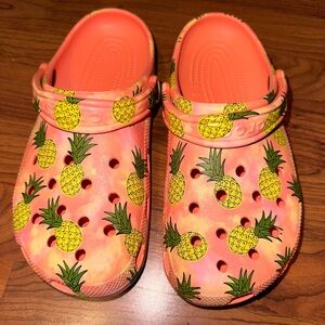 M6/W8 Pineapple Crocs